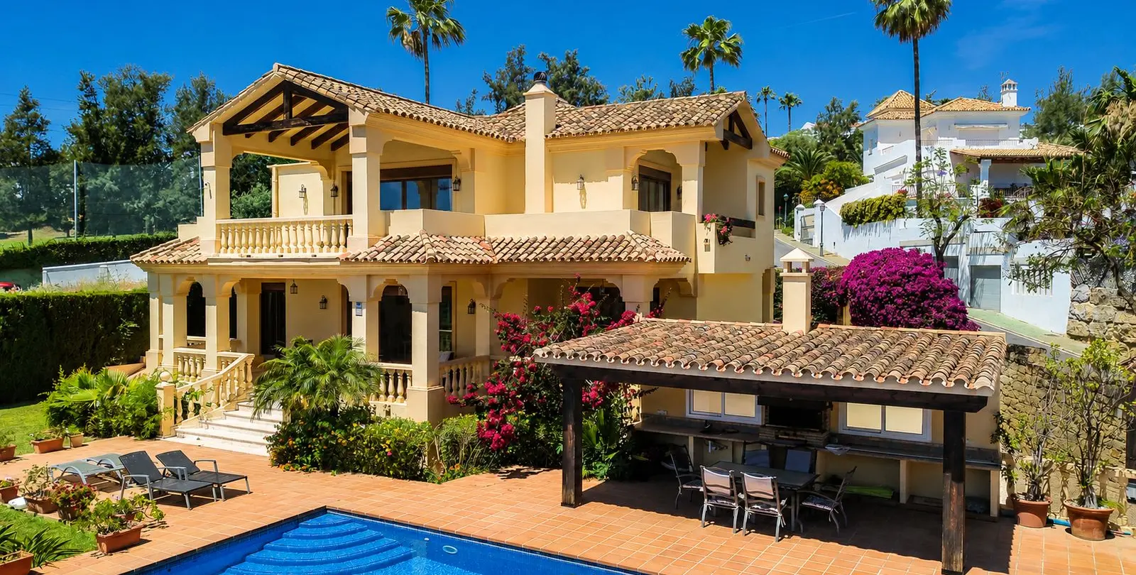 Продажа  отдельно стоящей виллы в La Quinta 5