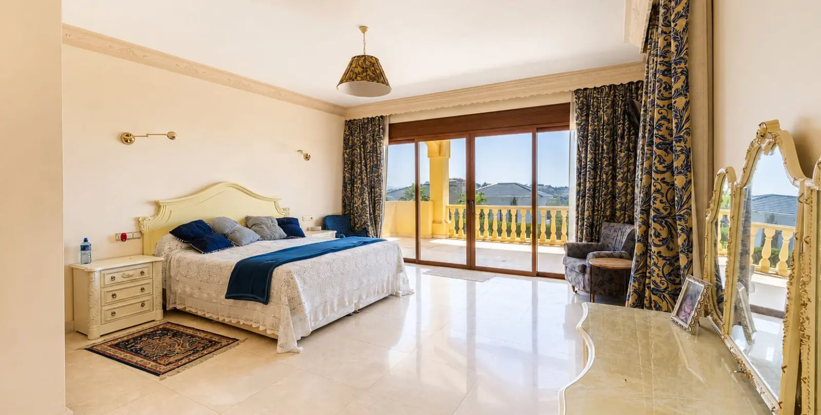 Продажа  отдельно стоящей виллы в La Quinta 25