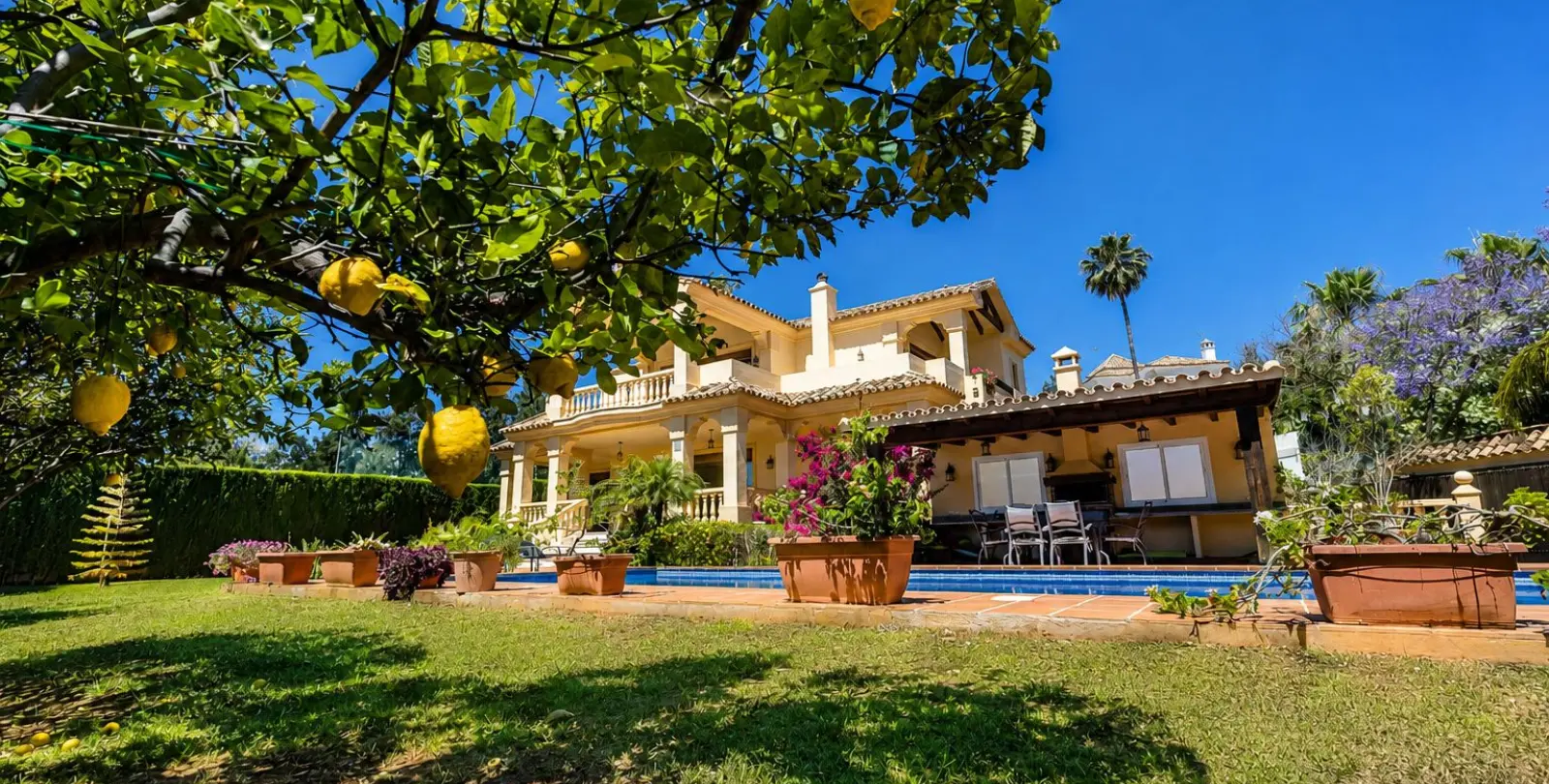 Продажа  отдельно стоящей виллы в La Quinta 42