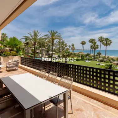 Venta de apartamento en planta media en Costalita
