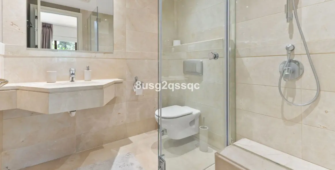 Venta de apartamento en planta media en Costalita 15