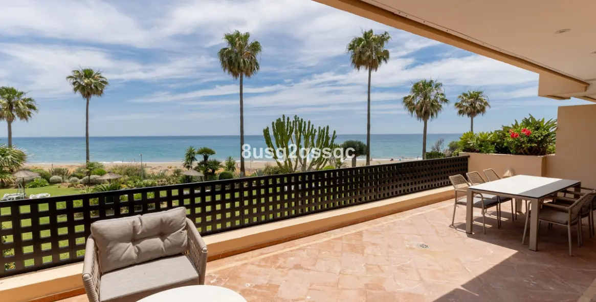 Venta de apartamento en planta media en Costalita 17