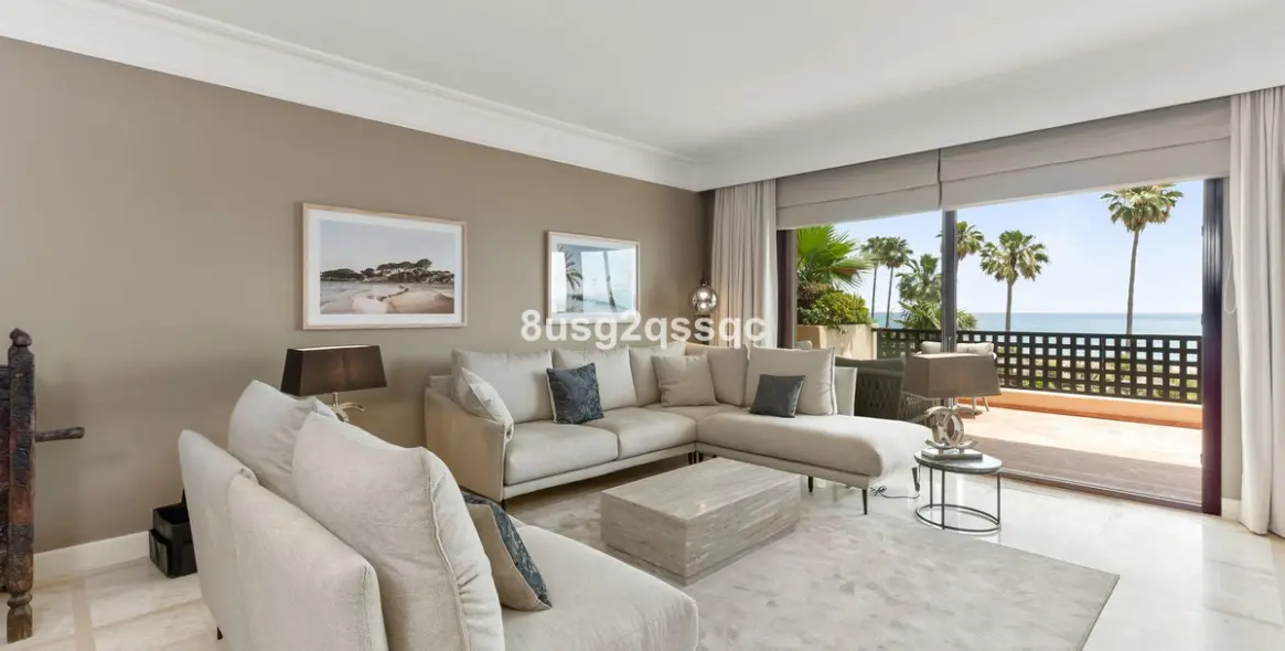 Venta de apartamento en planta media en Costalita 28