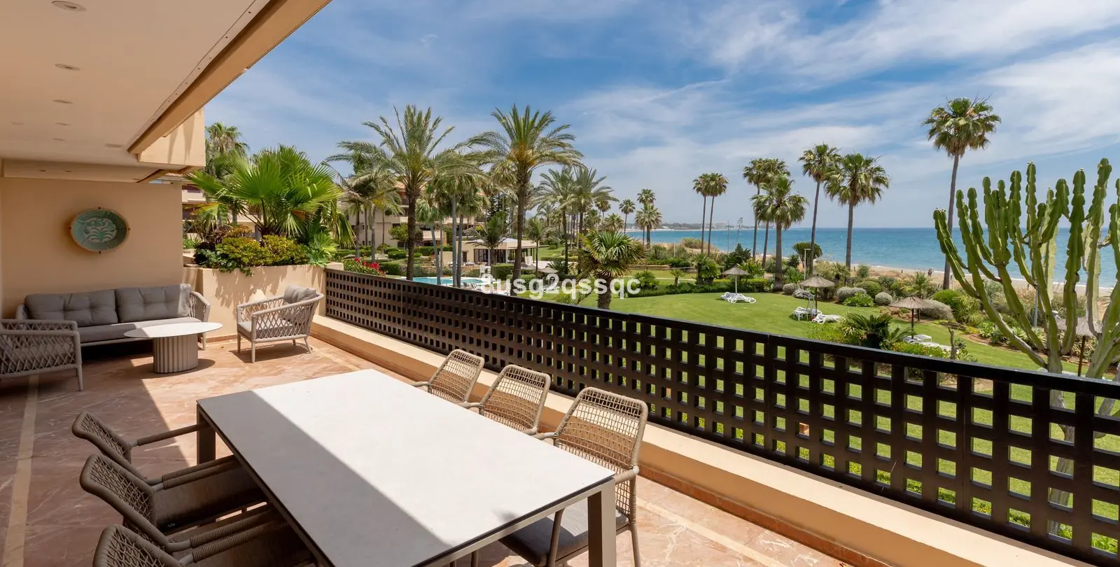 Venta de apartamento en planta media en Costalita 1