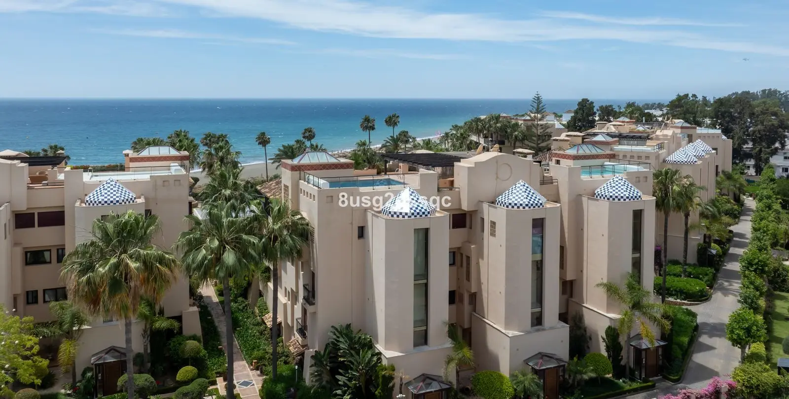 Venta de apartamento en planta media en Costalita 16