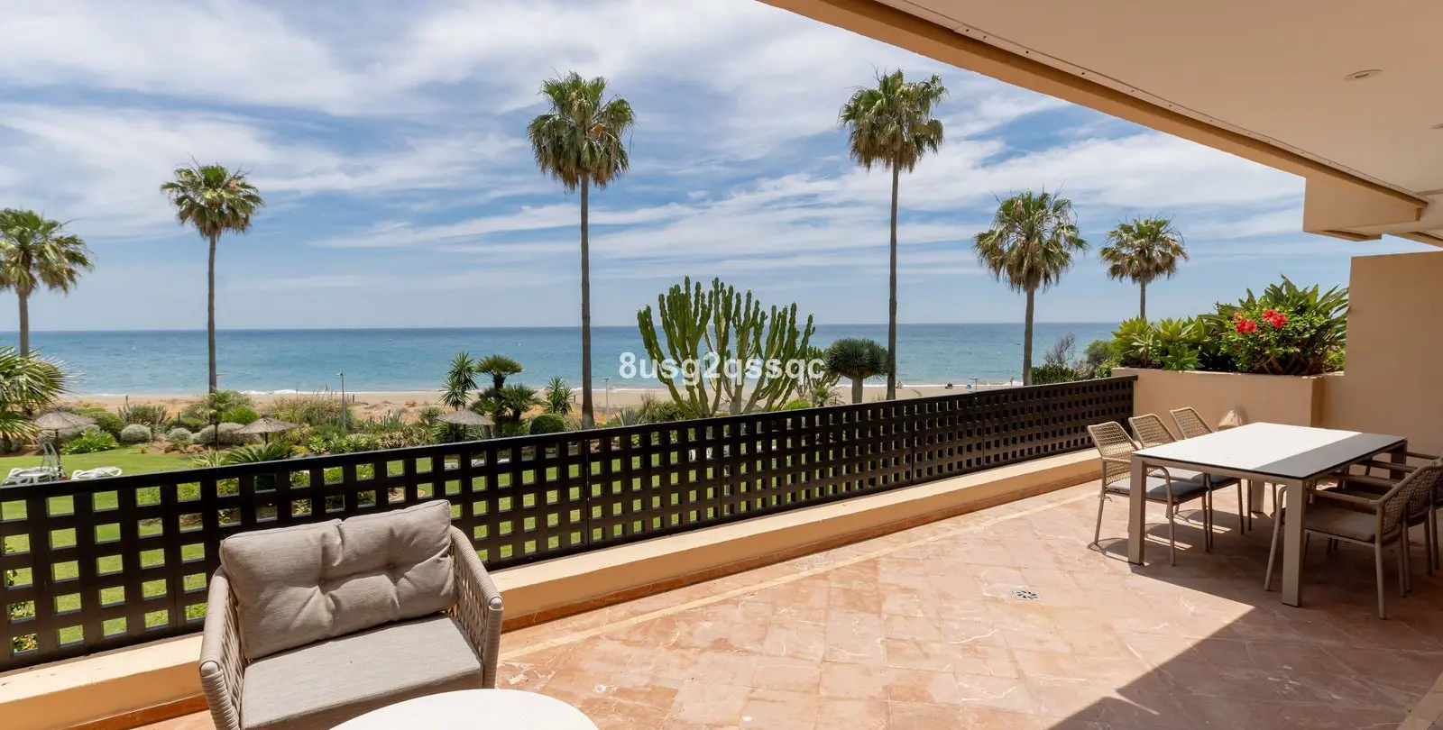 Venta de apartamento en planta media en Costalita 17