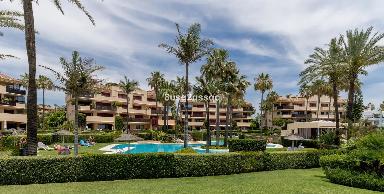 Venta de apartamento en planta media en Costalita 20