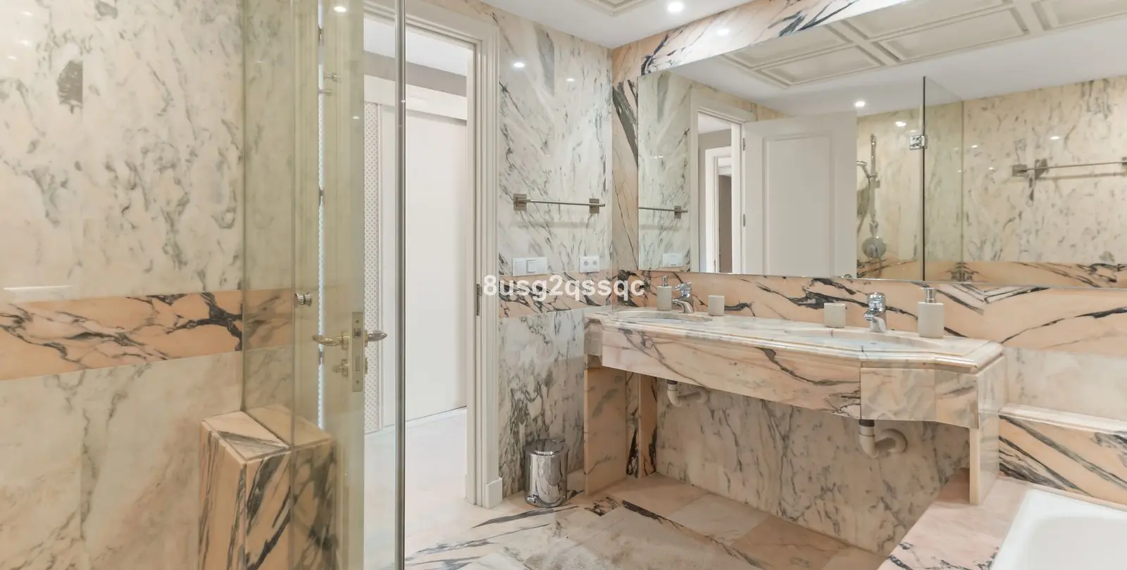 Venta de apartamento en planta media en Costalita 25