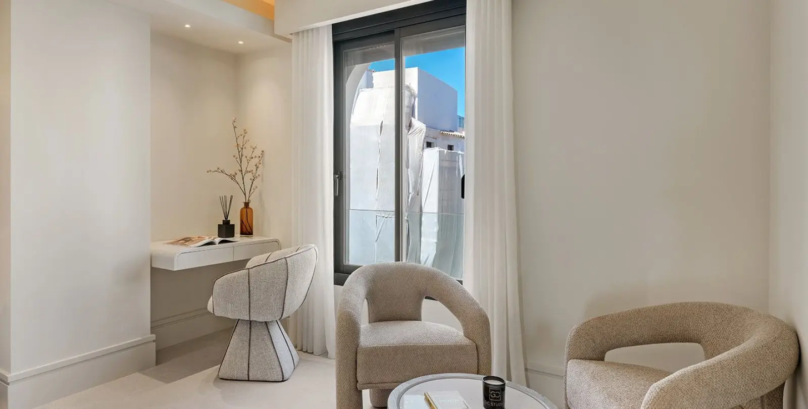 Sale of middle floor apartment in Puerto Banús 17