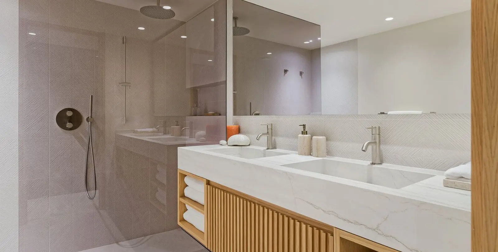 Sale of middle floor apartment in Puerto Banús 18