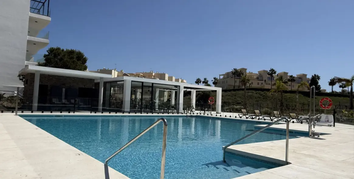 Long-term rent of middle floor apartment in Mijas Costa 13