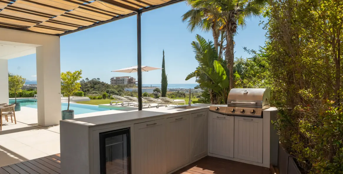 Short-term rent of detached villa in Estepona 7