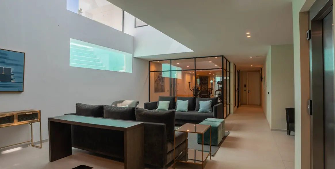 Short-term rent of detached villa in Estepona 9