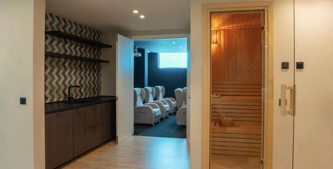 Short-term rent of detached villa in Estepona 11