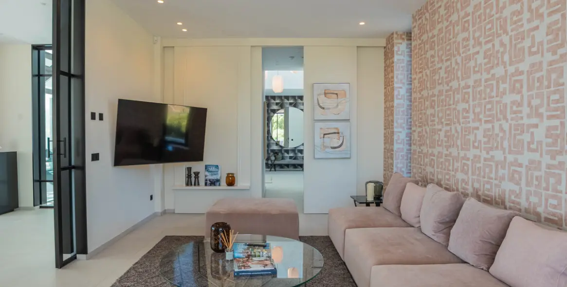 Short-term rent of detached villa in Estepona 18