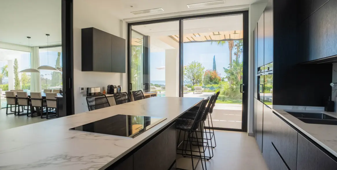 Short-term rent of detached villa in Estepona 19