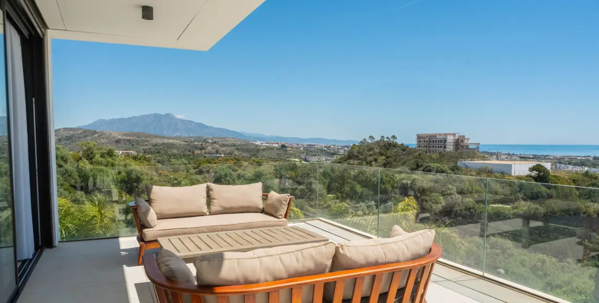 Short-term rent of detached villa in Estepona 32