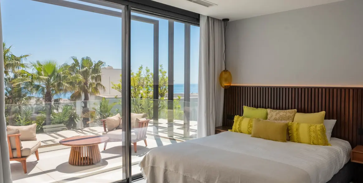 Short-term rent of detached villa in Estepona 33