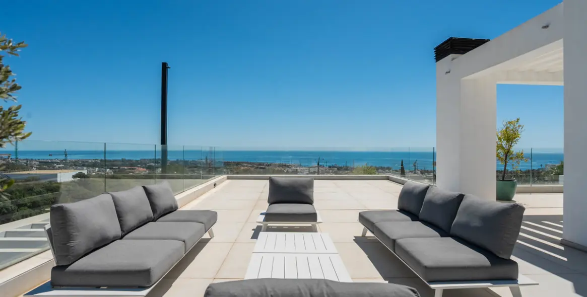 Short-term rent of detached villa in Estepona 57