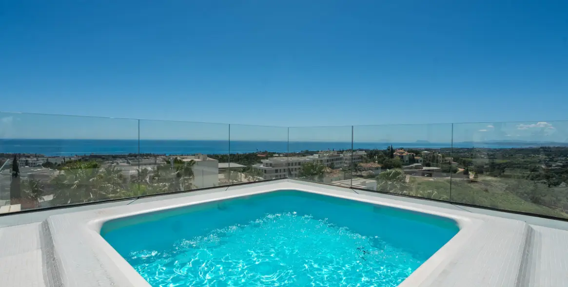 Short-term rent of detached villa in Estepona 64
