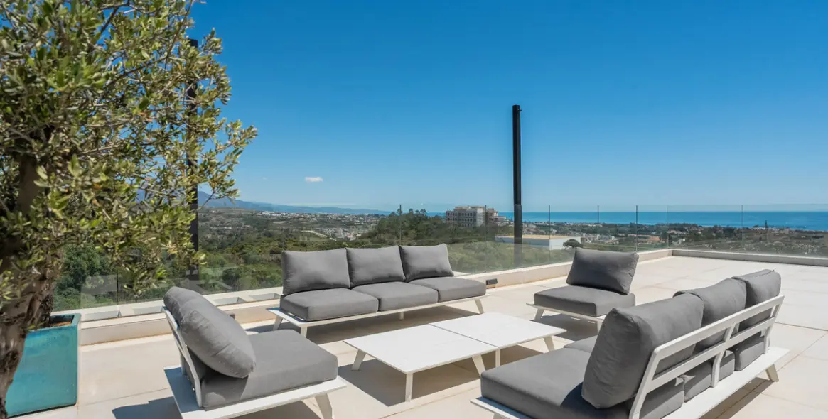 Short-term rent of detached villa in Estepona 66