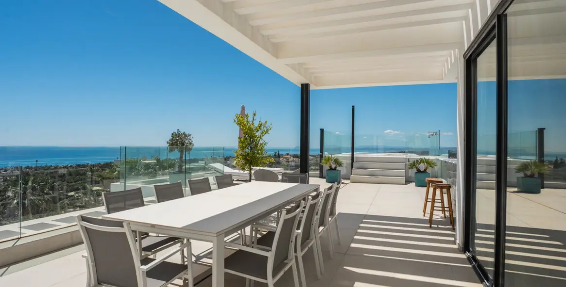 Short-term rent of detached villa in Estepona 68