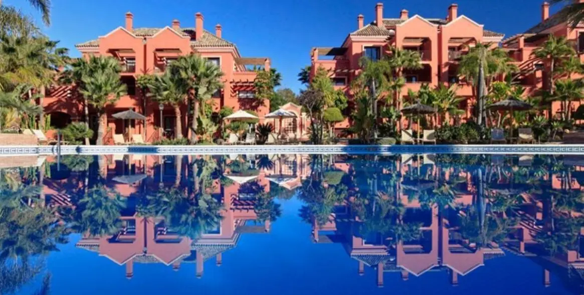Venta de apartamento en planta baja en Nueva Andalucía 1
