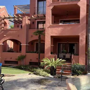 Venta de apartamento en planta baja en Nueva Andalucía