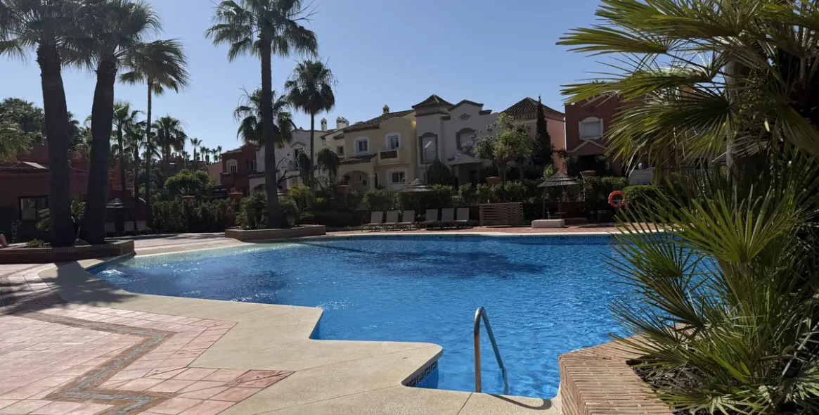 Venta de apartamento en planta baja en Nueva Andalucía 5