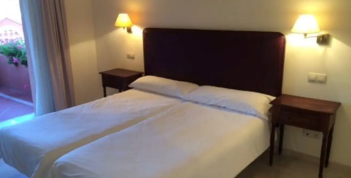 Venta de apartamento en planta baja en Nueva Andalucía 13