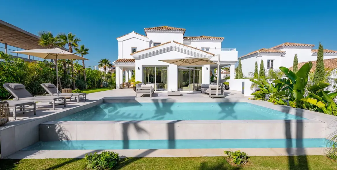Venta de villa independiente en Casares Playa 1