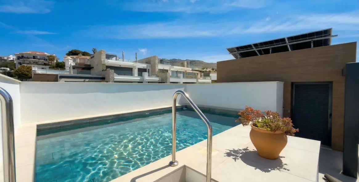 Venta de ático dúplex en Cabopino 19