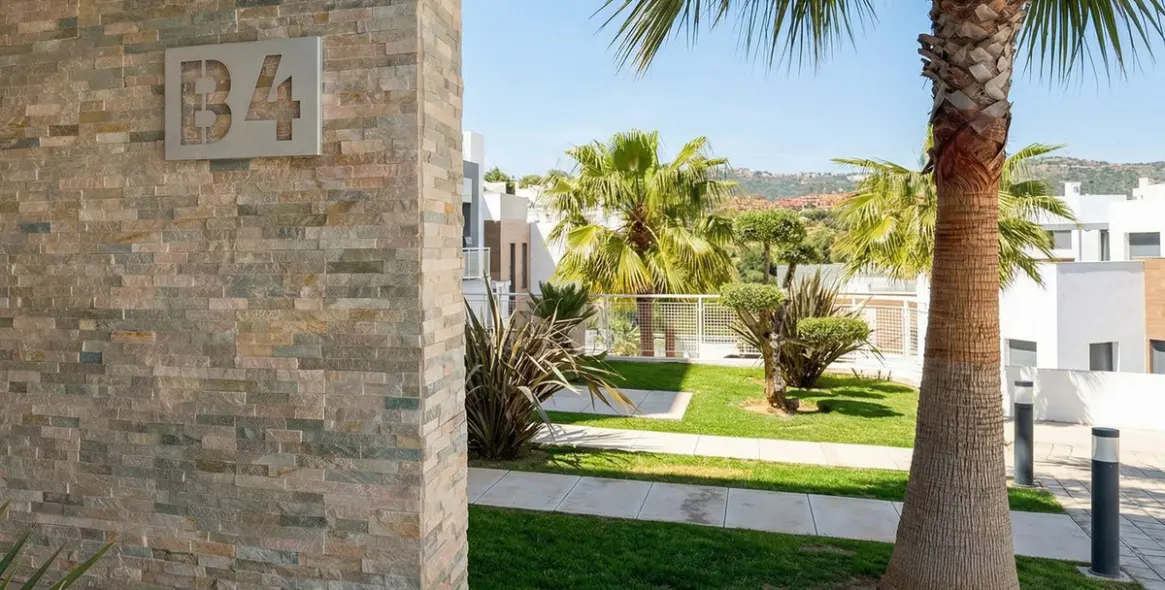 Venta de ático dúplex en Cabopino 25