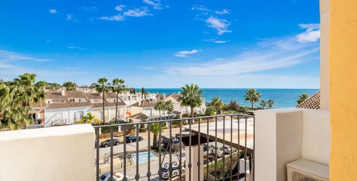 Долгосрочная аренда двухуровневого пентхауса в Marbella 2