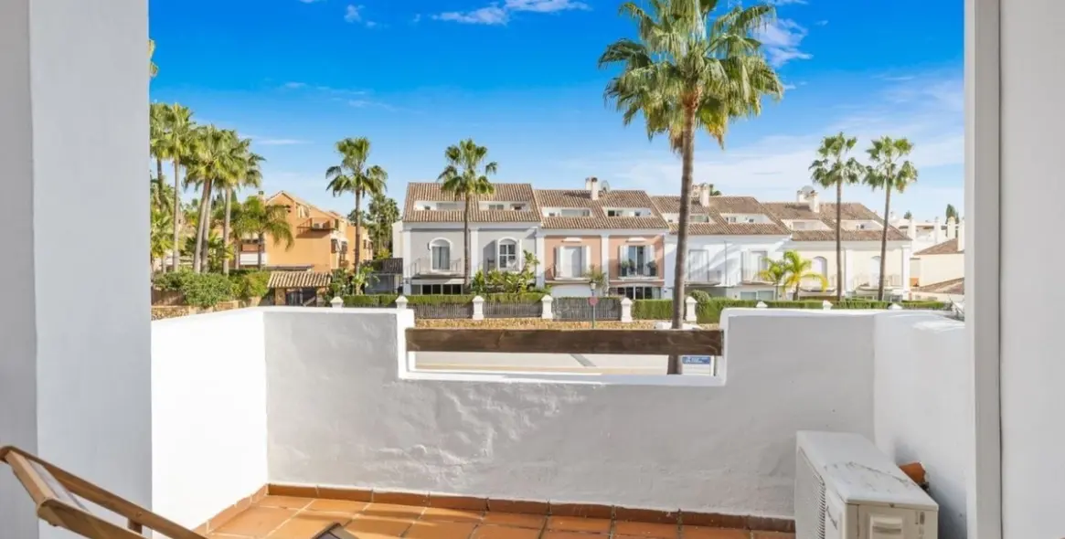 Долгосрочная аренда двухуровневого пентхауса в Marbella 21