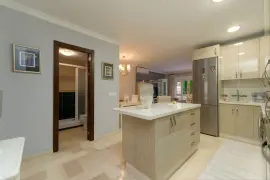 Image 4 thumb