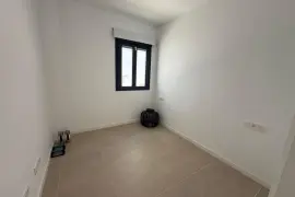 Image 6 thumb