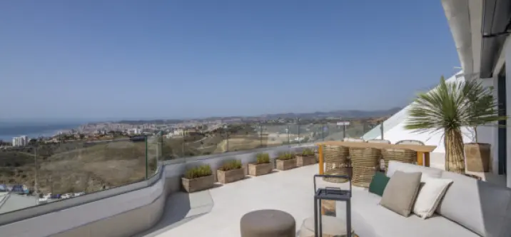 Продажа апартаментов на первом этаже в Fuengirola 0