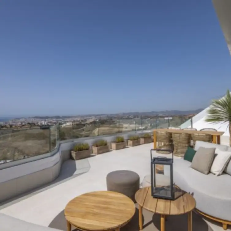 Продажа апартаментов на первом этаже в Fuengirola