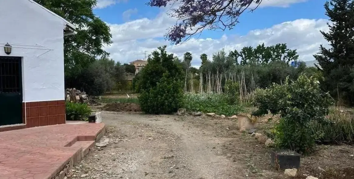 Sale of detached villa in Campanillas 1