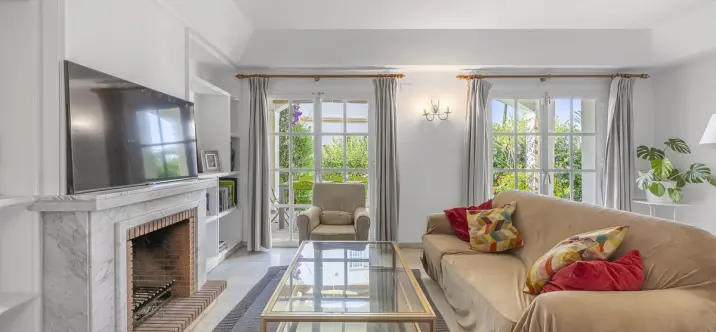 Sale of townhouse in Estepona 1