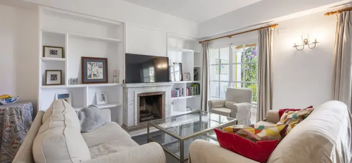 Sale of townhouse in Estepona 2