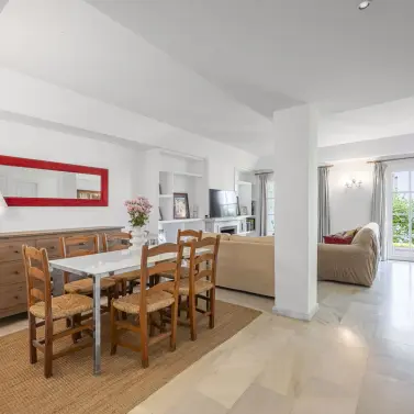Sale of townhouse in Estepona