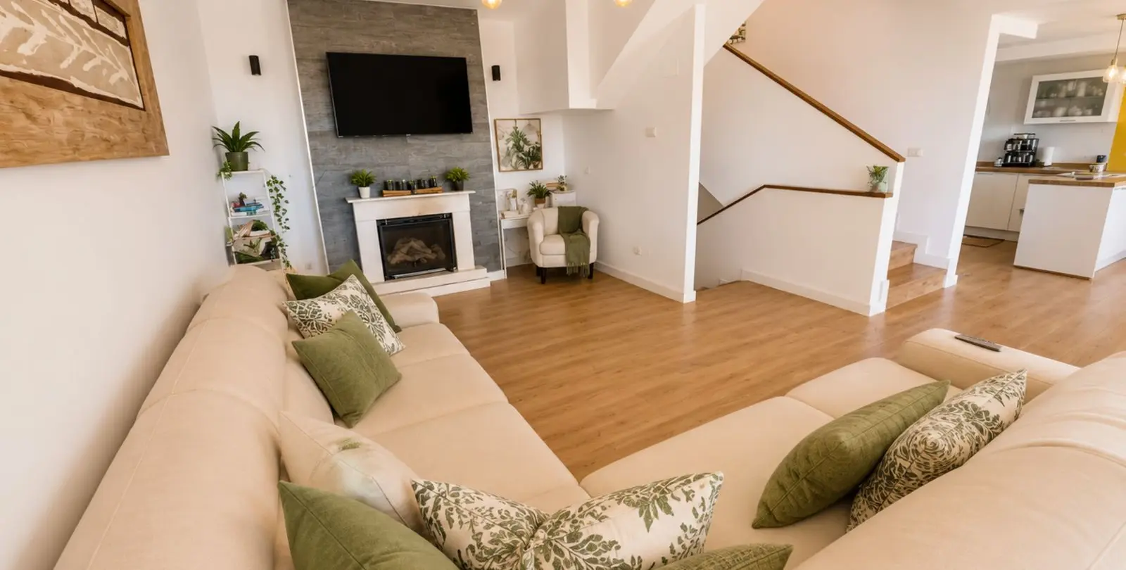 Продажа дома на две семьи в Casares 4