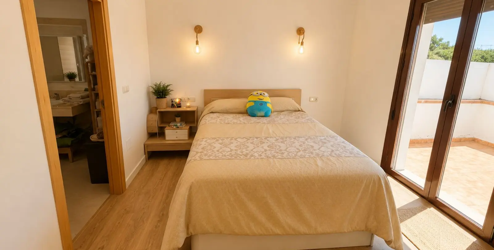 Продажа дома на две семьи в Casares 15