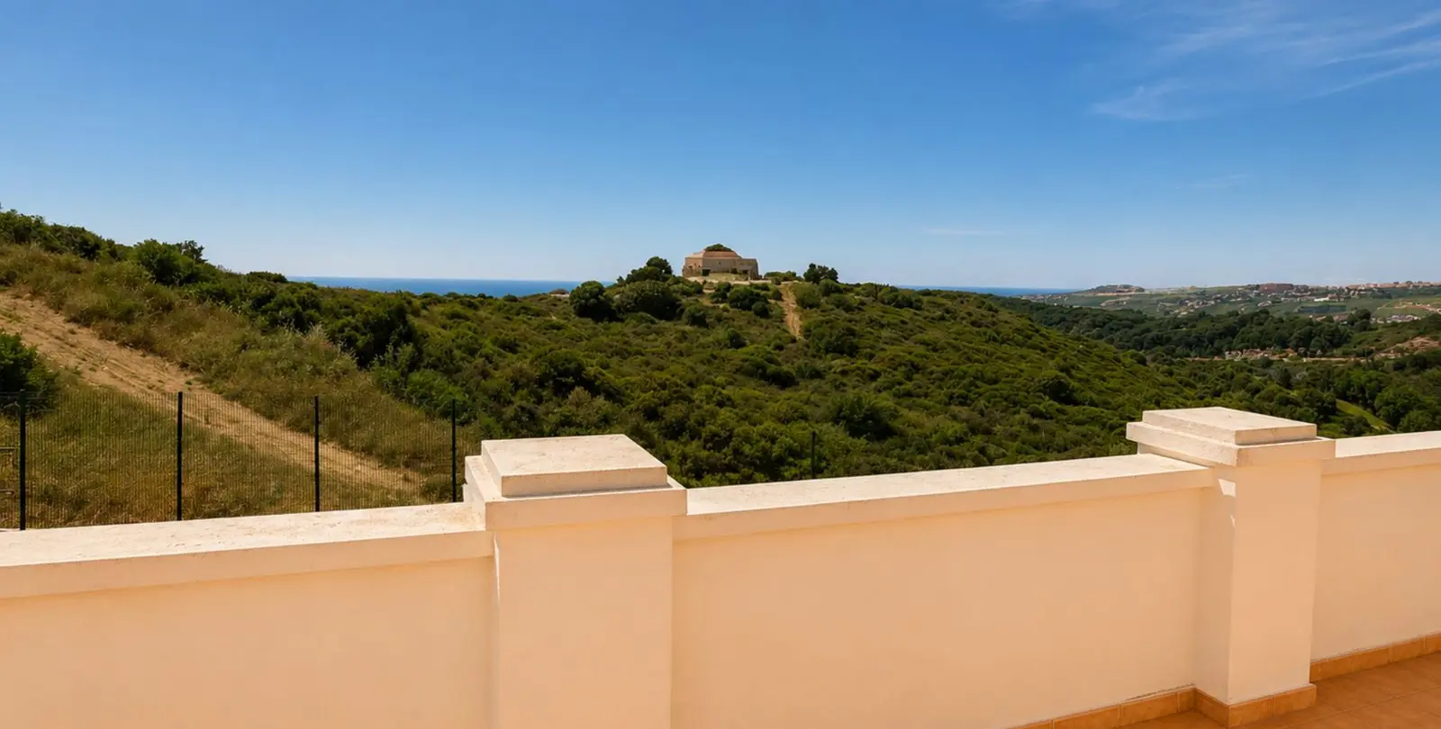 Продажа дома на две семьи в Casares 23