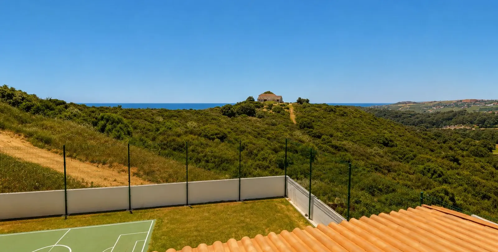 Продажа дома на две семьи в Casares 25