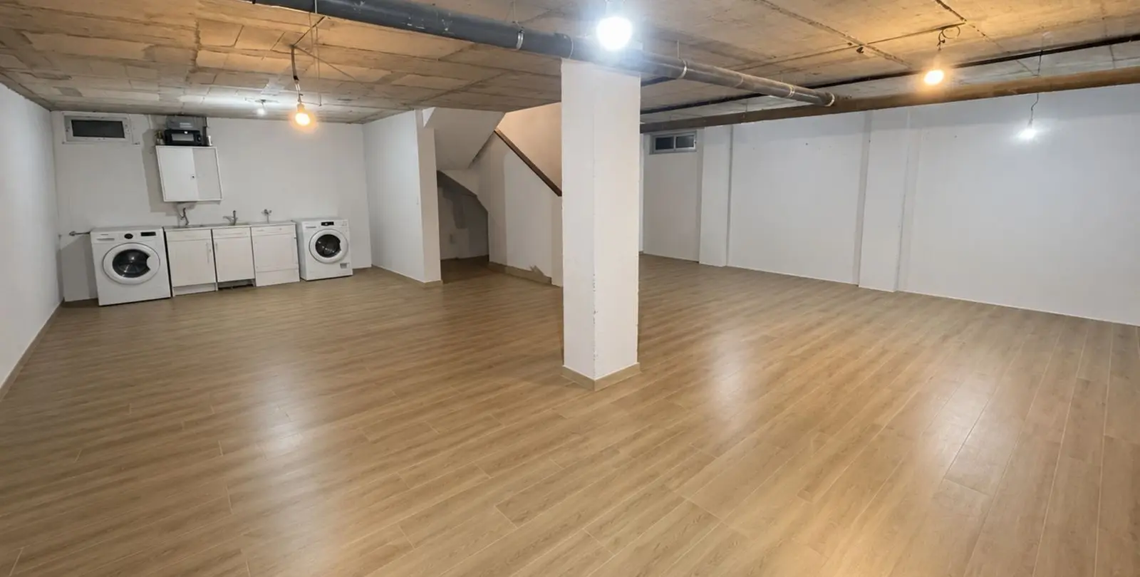 Продажа дома на две семьи в Casares 26