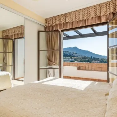 Sale of duplex in Benahavís