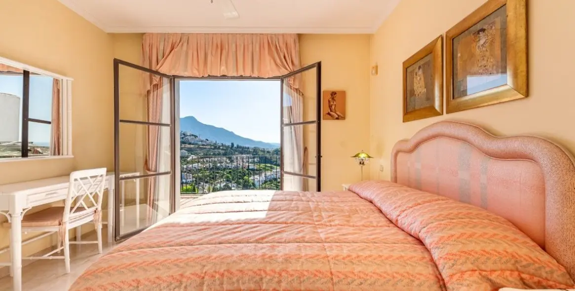 Sale of duplex in Benahavís 24